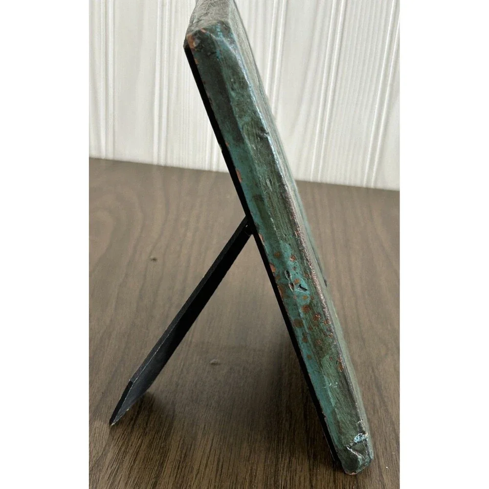 Pier 1 Distressed Green Resin Picture Frame 8” x 6.25” Center Glass 4 in x 6 in
